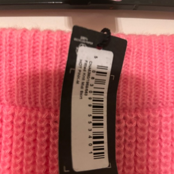 NWT: Pretty Little Thing sweater skirt - Picture 3 of 5